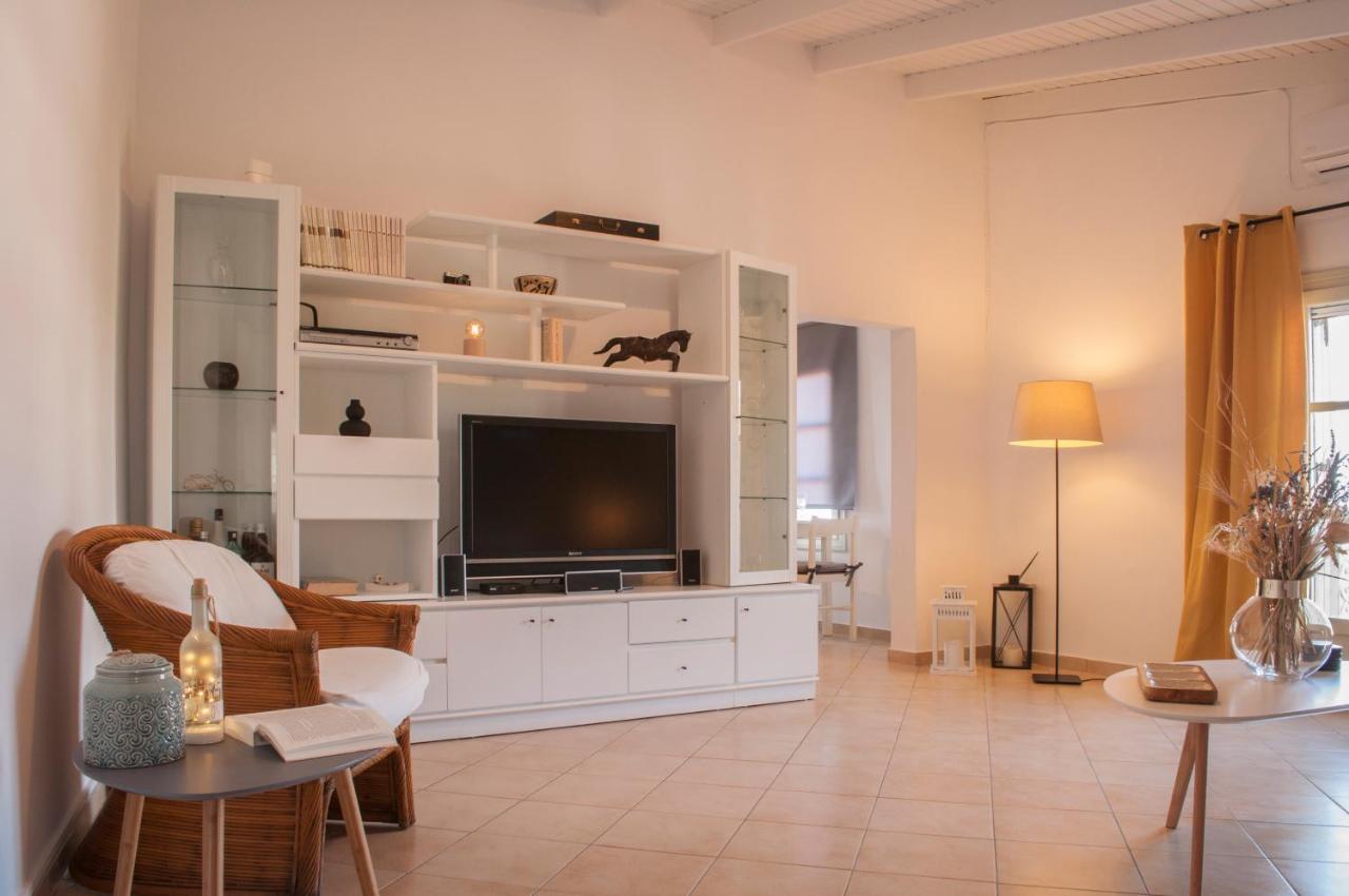Adorable Country House With Sea & Church View! Kokkini Hani エクステリア 写真